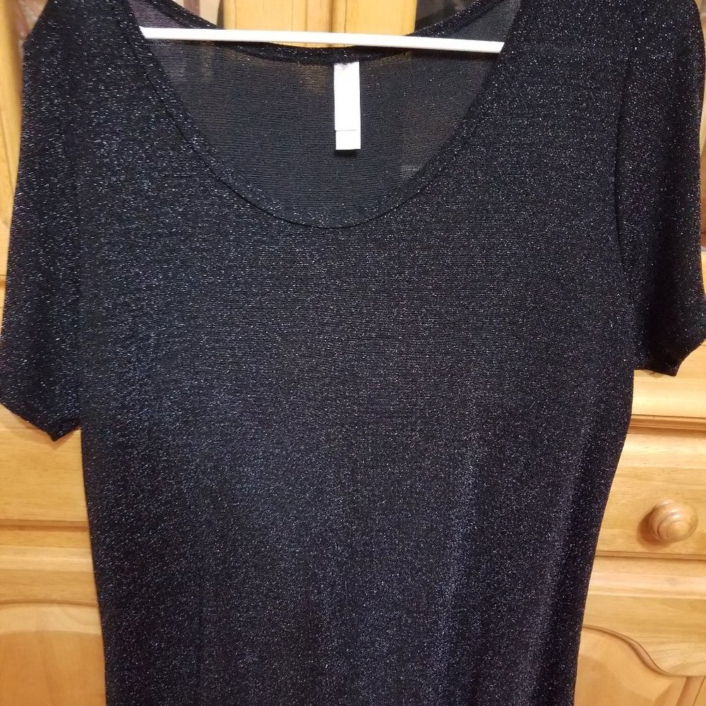 LulaRoe Classic T shirt